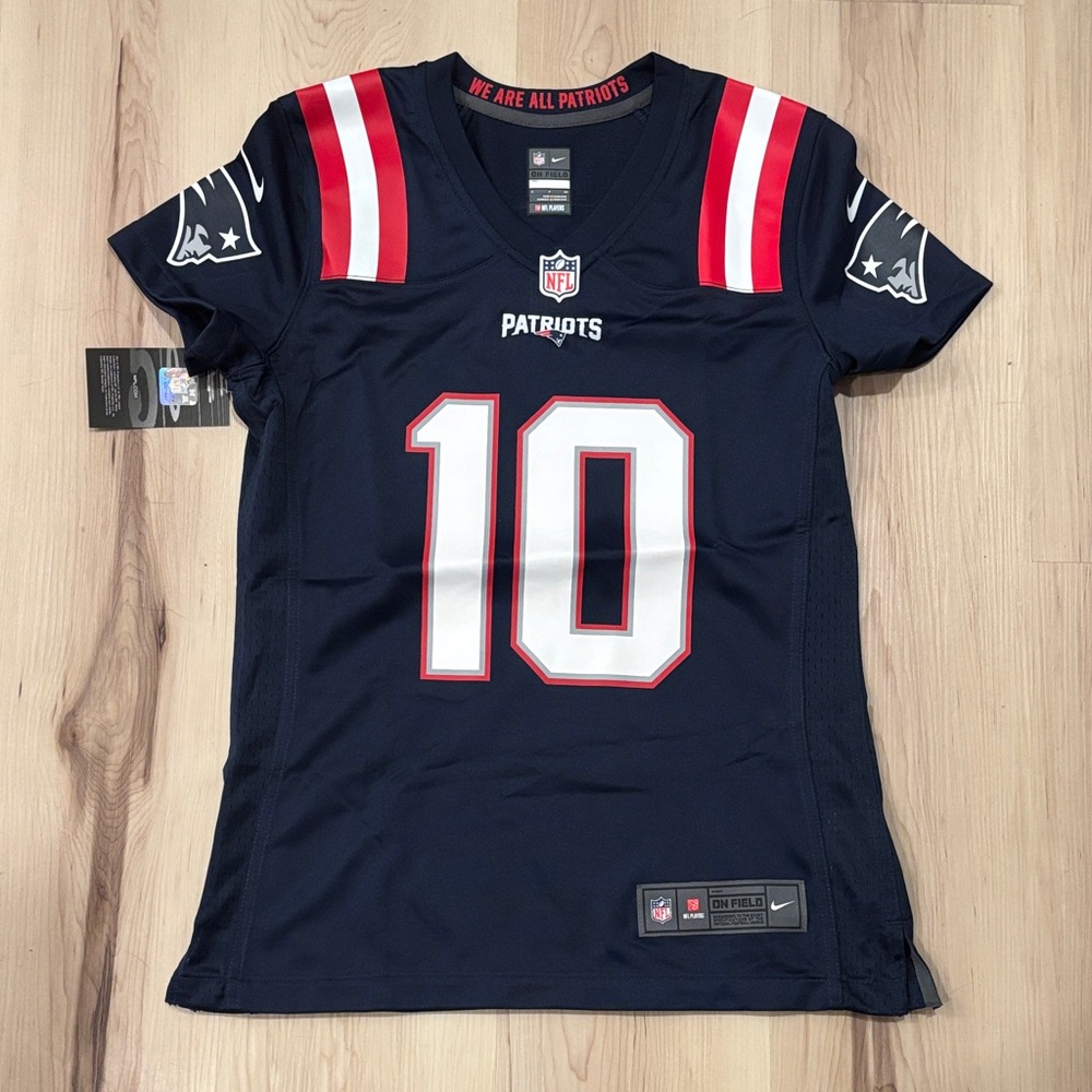 *OFFICIAL* New England Patriots Mac Jones Patriots Jersey Women’s Size S - Picture 1 of 14